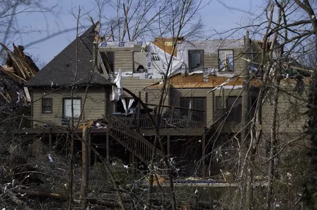 Tornado en Alabama (Estados Unidos) deja 5 muertos y miles de casas destruidas
