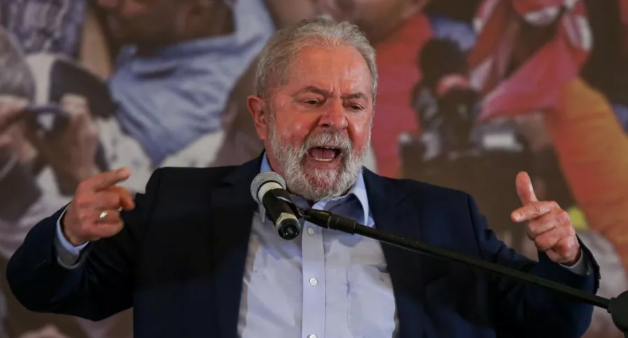 Expresidente de Brasil Lula da Silva, quien culpó a Jair Bolsonaro del "mayor genocidio de nuestra historia" por la covid