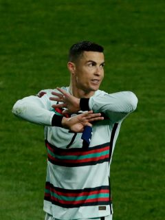 Cristiano Ronaldo hizo pataleta por gol no válido en Serbia vs. Portugal, en Eliminatorias.