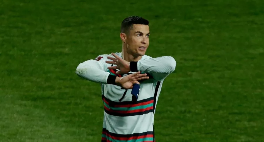 Cristiano Ronaldo hizo pataleta por gol no válido en Serbia vs. Portugal, en Eliminatorias.