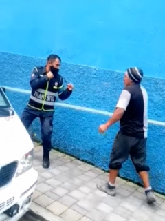 Agente de tránsito y cotero en Pasto se pelearon.