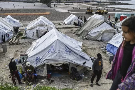Migrantes quedan varados en paradisíaca isla griega de Lesbos.