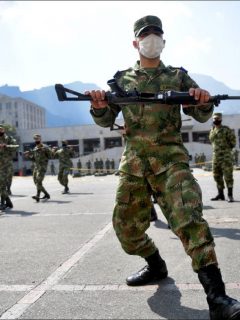 Imagen del entrenamiento de soldados, en Bogotá, que ilustra denuncia contra una teniente del Ejército