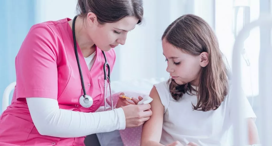 Pfizer y BioNtech dicen tener ya una vacuna especial contra el COVID-19 para adolescentes.