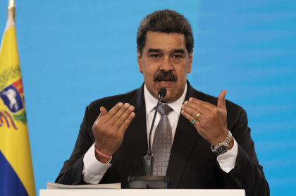 Nicolas Maduro, quien dijo que Venezuela pedirá ayuda a la ONU para desactivar campos minados en la frontera con Colombia, durante una rueda de prensa el 17 de febrero de 2021 en el Palacio de Miraflores, en Caracas, Venezuela.