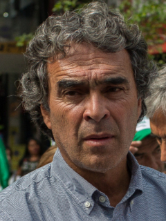 Sergio Fajardo, que le respondió a Néstor Humberto Martínez por decirle incompetente, y el exfiscal