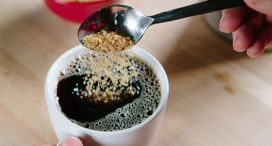 Café con azúcar ilustra nota sobre aumento que tendrían esos dos productos en el IVA, y la sal