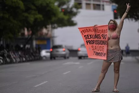 Trabajadoras sexuales en Belo Horizonte (Brasil) protestan y exigen ser vacunadas contra el COVID-19
