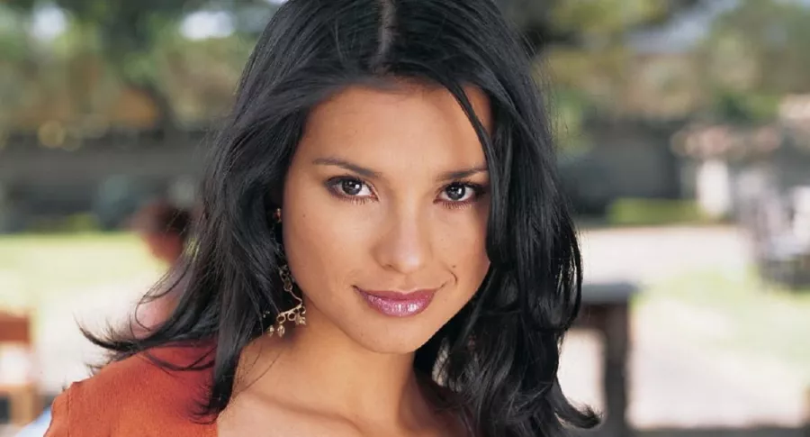 Paola Rey como Jimena Elizondo en 'Pasión de gavilanes', a propósito de que volvió a la hacienda Elizondo y puso a soñar con segunda parte de la novela.
