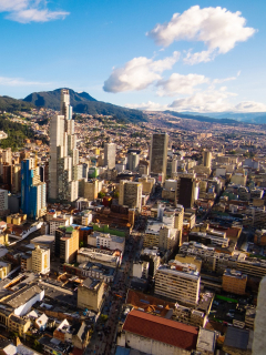 Vista aérea de Bogotá, actualmente en alerta naranja por pico de COVID-19.