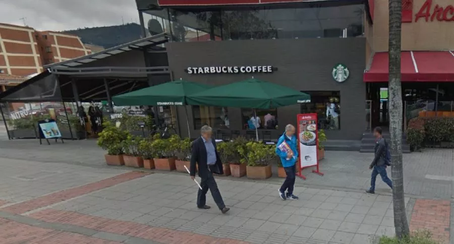 Starbucks de la calle 116, donde asaltaron a varios clientes