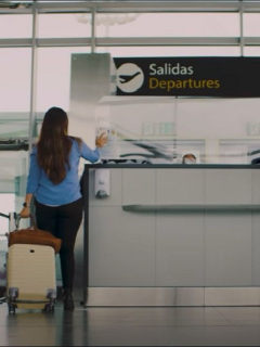 Imagen del aeropuerto El Dorado en Bogotá, que anuncia nuevos cambios en protocolos de bioseguridad
