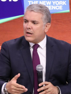 Tomás y Jerónimo Uribe, y el presidente Iván Duque.