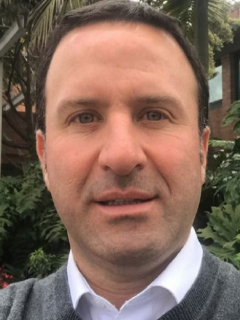 Selfi de Felipe Arias a propósito de nota sobre qué decía el mensaje que RCN le dedicó en su regreso a Noticias RCN, luego de infarto.