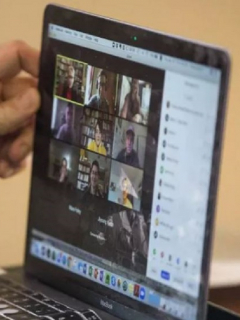 Video viral donde una estudiante se le olvidó apagar la cámara durante clase virtual por Zoom mientras tenía relaciones.