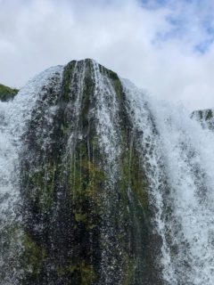 Cascada, ilustra nota de Joven de 14 años murió al caer de abismo por tomarse foto en cascada del Huila