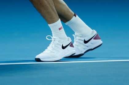 Tenis Nike, ilustra nota de Nike limpiará tenis usados y los revenderá para reducir desperdicios