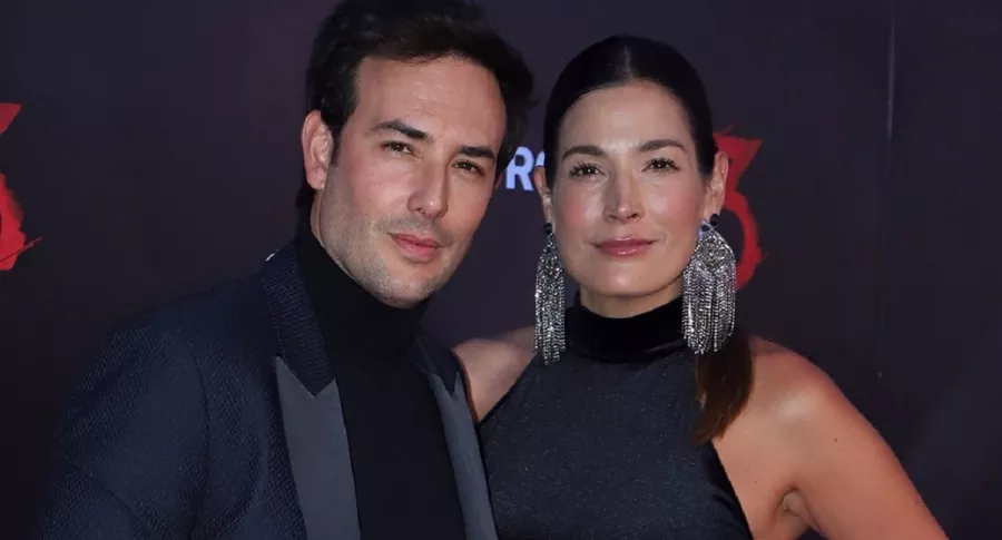 Sebastián Martínez y Kathy Sáenz, en estreno de 'Rosario Tijeras' 2019, ilustran nota sobre qué opina la actriz de que su esposo se de besos con otras en televisión.