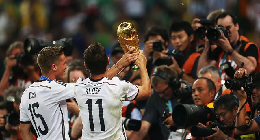 Foto de Klose ilustra nota sobre el goleador de la Copa de Mundo