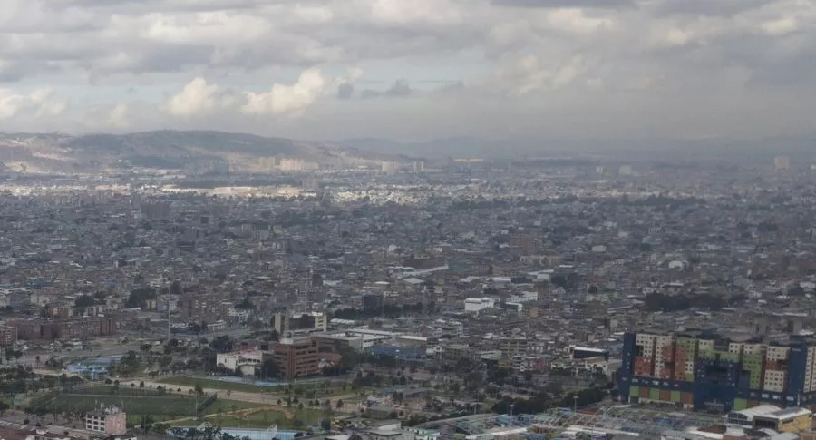 Imagen del aire en Colombia ilustra nota sobre nube de dióxido de azufre que ingresó al país