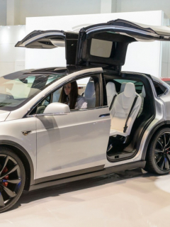 Carro tesla, ilustra nota de videos de descubren función secreta de carros Tesla con obsceno comando de voz