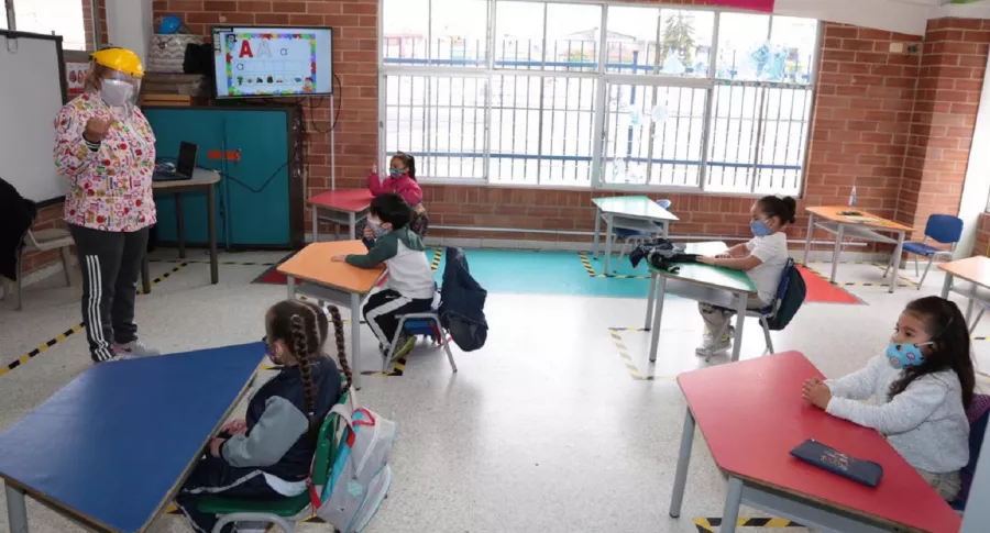 imagen que ilustra el aislamiento de 3 colegios en Bogotá 