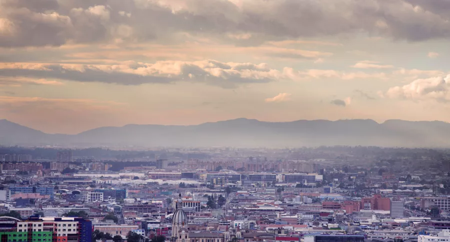 Foto de Bogotá ilustra nota sobre dióxido de azufre; qué es y más