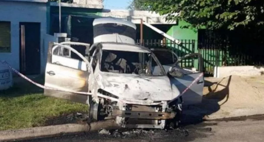 Mujer murió en Argentina luego de sufrir graves quemaduras en el cuerpo al incendiar el carro del exnovio. 