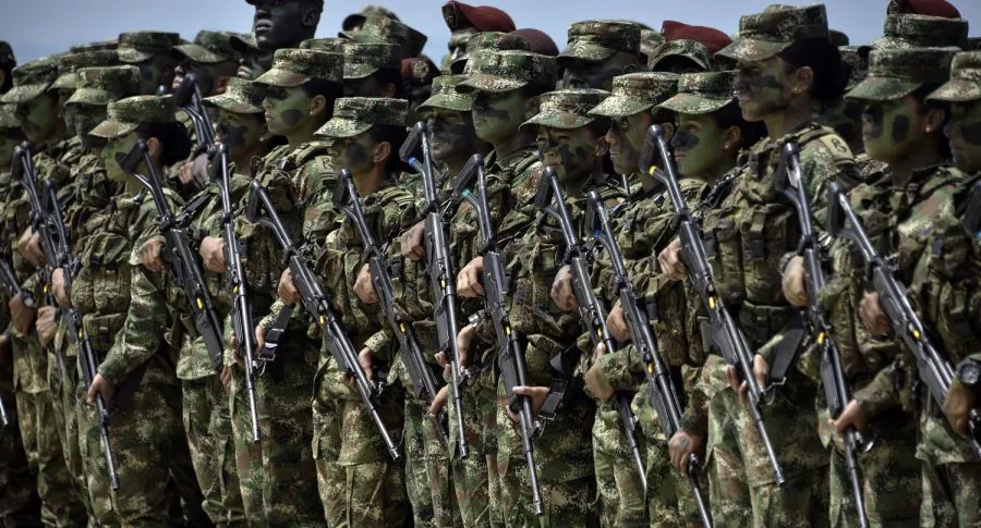 Militares ilustran nota sobre nueva Justicia Penal Militar en Colombia