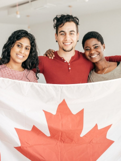 Canadá premiará a quienes se quedaron a cuidar enfermos en ese país.