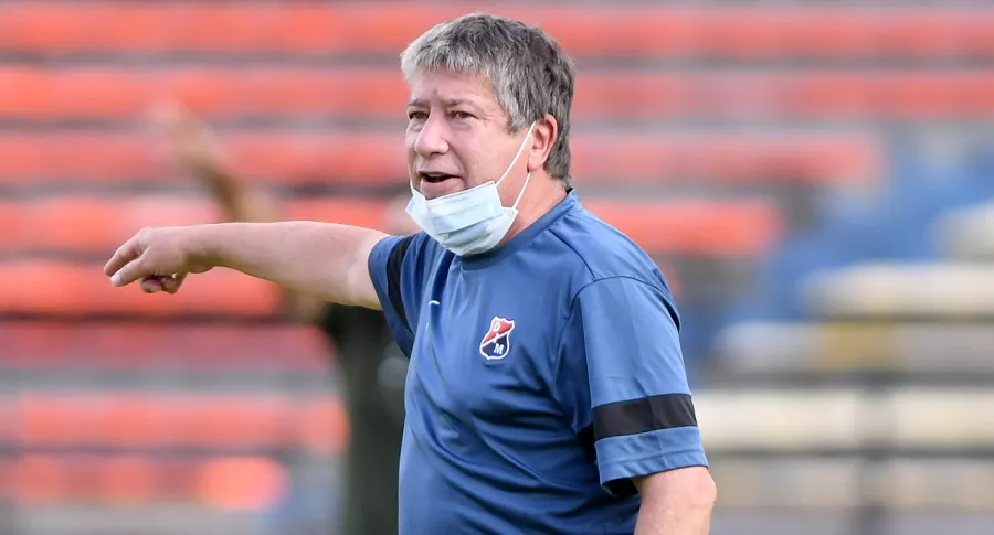 Bolillo Gómez, quien culpó a futbolistas del Medellín de hacer fiesta que produjo casos de COVID-19 en el equipo