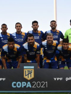 Foto de la plantilla de Boca Juniors ilustra nota sobre que Jorman Campuzano dio positivo de COVID-19