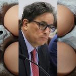 $ 1.800 costaba una docena de huevos cuando Carrasquilla fue Minhacienda de Álvaro Uribe