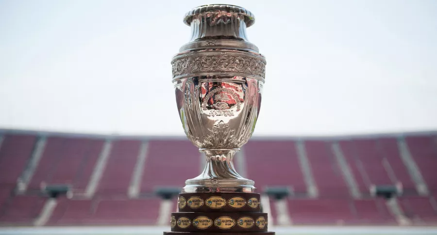 Copa América se podría jugar en el Eje Cafetero y Bucaramanga. Imagen de referencia del trofeo.