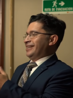 Ministro Cosquillo, el nuevo personaje en los videos de Juanpis González.