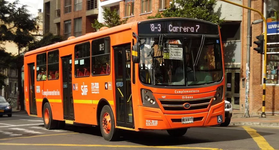 SITP complementario de Bogotá ilustra nota de conductor de un bus de esos que atendió un parto en el vehículo