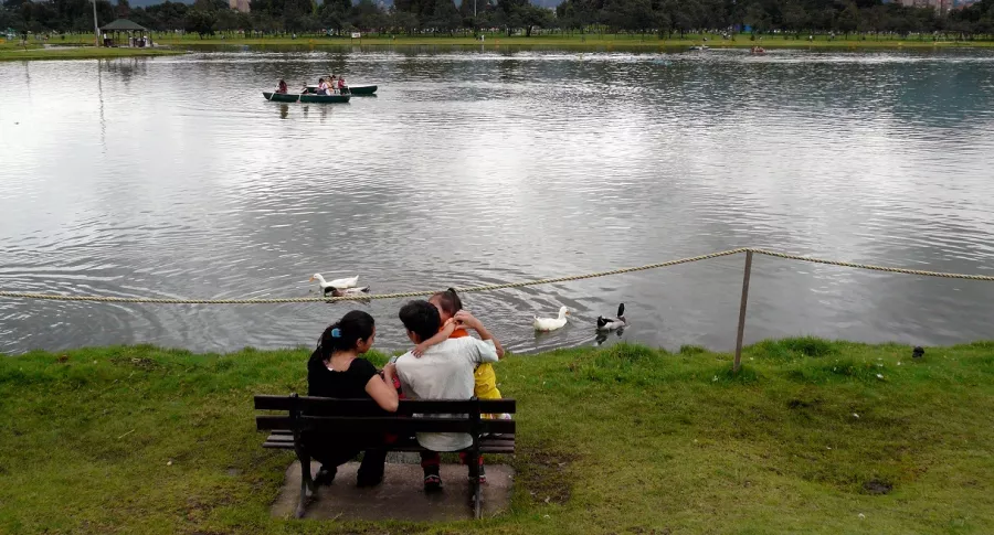 Lago del parque Simón Bolívar de Bogotá, donde encontraron un cuerpo flotando