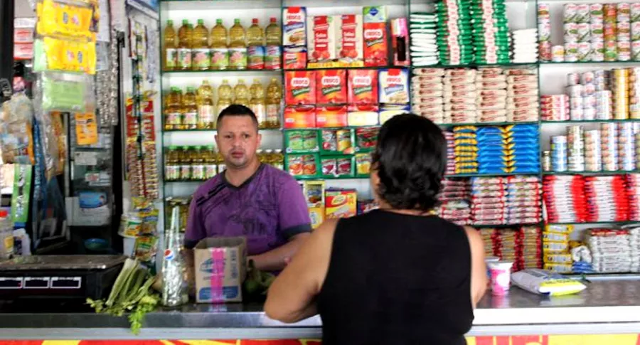 Lácteos pierden terreno y licores lo ganan en tiendas de barrio de Bogotá