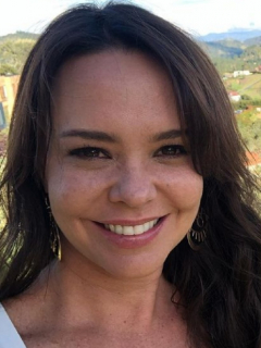 Natasha Klauss en selfi, ilustra nota sobre detalles de cómo será su boda con empresario Daniel Gómez, con quien ya tuvo dos ceremonias.
