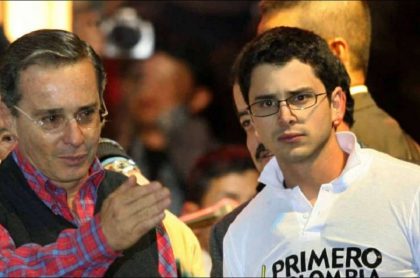 Tomás Uribe, en foto de campaña de su padre, habló de los regaños de Álvaro Uribe en su infancia