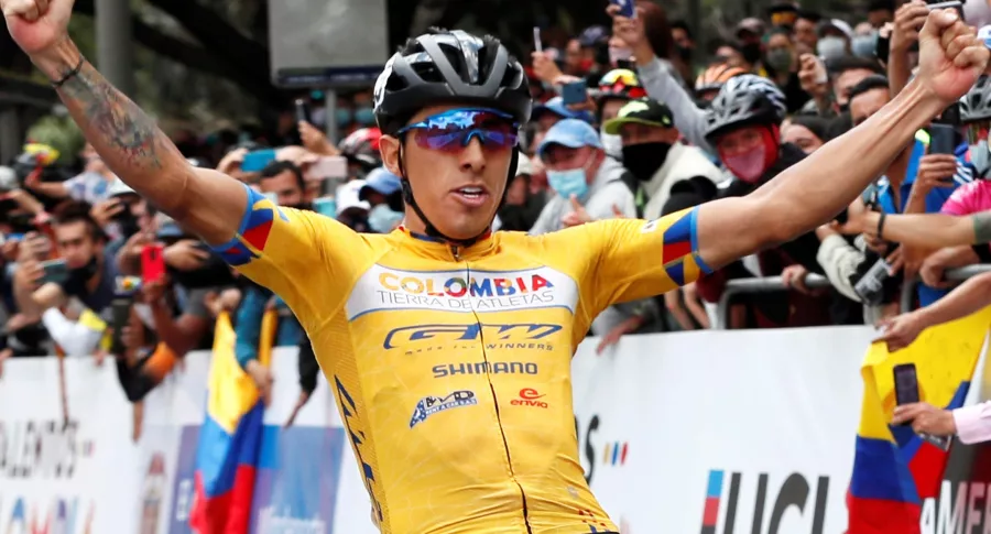 José Tito Hernández gana la Vuelta a Colombia y hallan brote de coronavirus. Imagen de Óscar Quiroz, ganador de la última etapa.