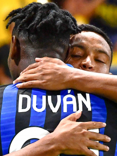 Goles de Duván Zapata y Luis Muriel en 5-0 del Atalanta sobre Bologna en Italia. Imagen de los 2 colombianos.