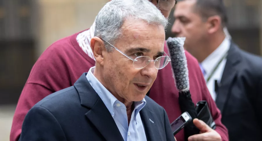 Álvaro Uribe que rechaza la reforma tributaria del Gobierno