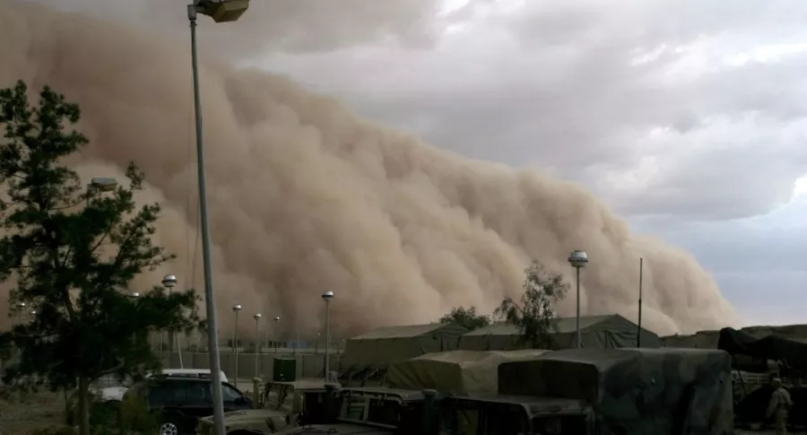 Tormenta de arena, ilustra nota de Inmensa tormenta de arena cubre completamente una ciudad en China