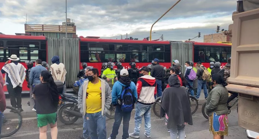 Bloqueos en Transmilenio de Bogotá por paro nacional