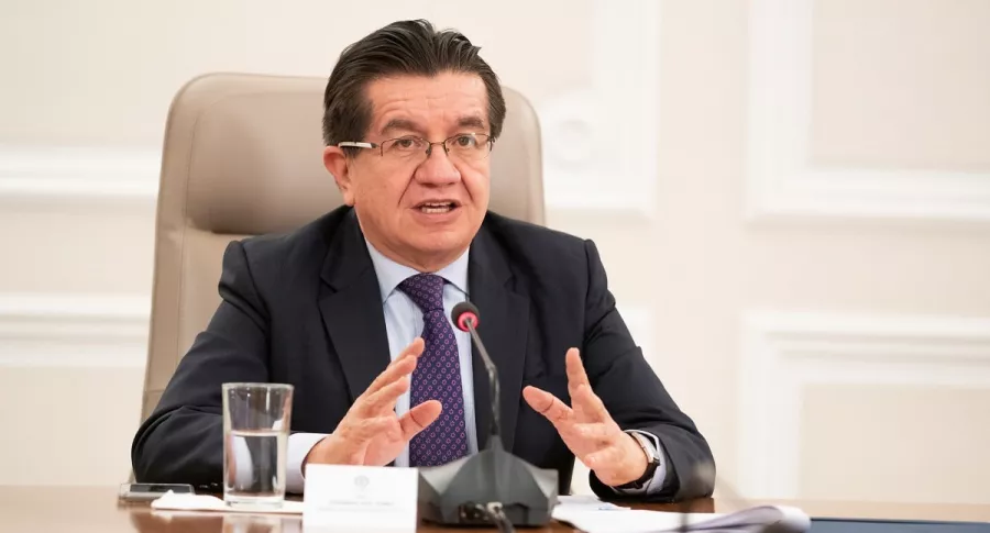 El ministro de Salud, Fernando Ruiz, atribuyó la demora en el envío de segundas dosis de Sinovac al paro nacional.