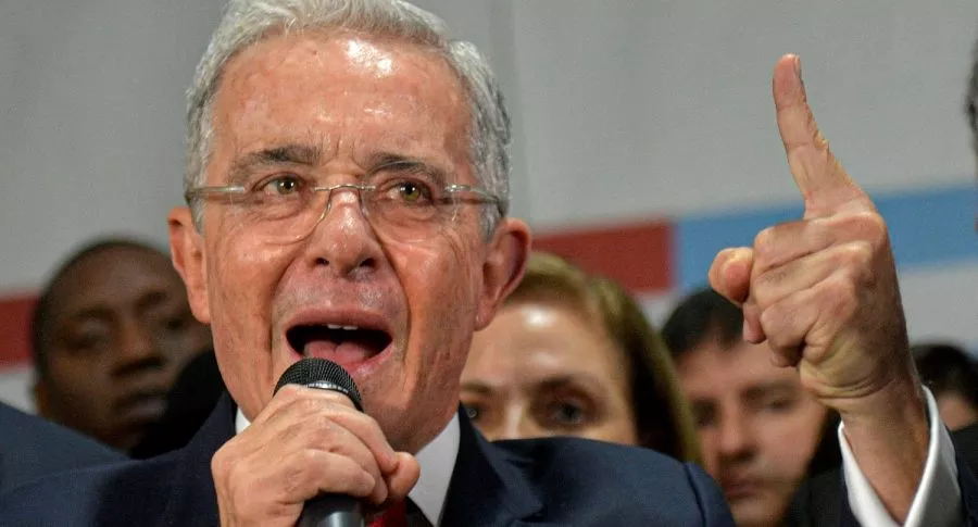 Álvaro Uribe, que pide sacar el Ejército para evitar desmanes