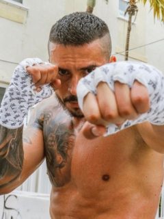 Reykon, cantante colombiano, se manifestó en contra de la reforma tributaria.