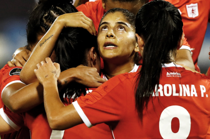 Liga Femenina de Colombia tendrá 12 fechas y 12 equipos; grupos definidos. Imagen del América, actual subcampeón.