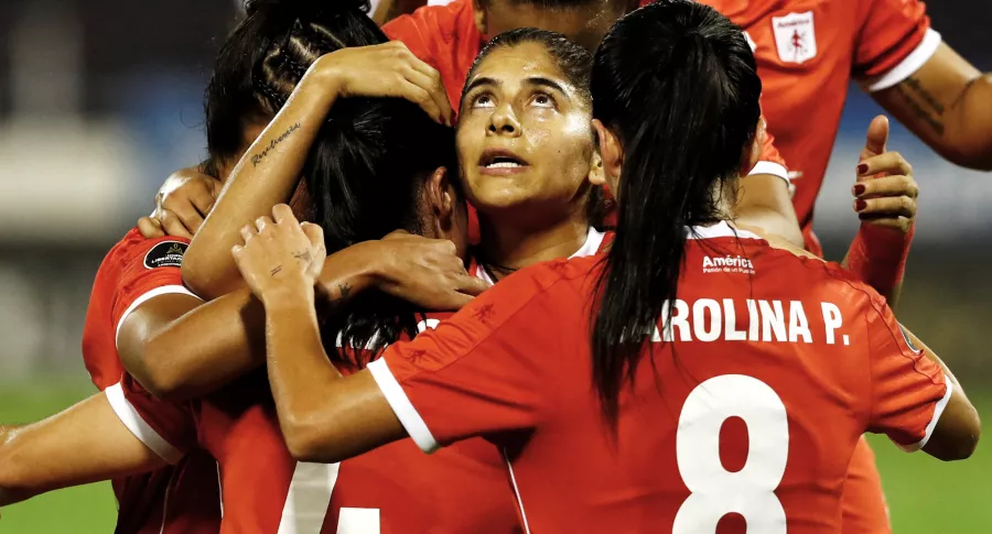 Liga Femenina de Colombia tendrá 12 fechas y 12 equipos; grupos definidos. Imagen del América, actual subcampeón.